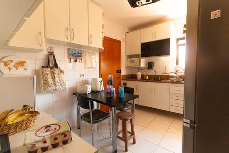 Apartamento à venda com 146m², 4 quartos e 3 vagasCozinha