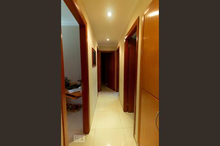 Apartamento à venda com 146m², 4 quartos e 3 vagasCorredor