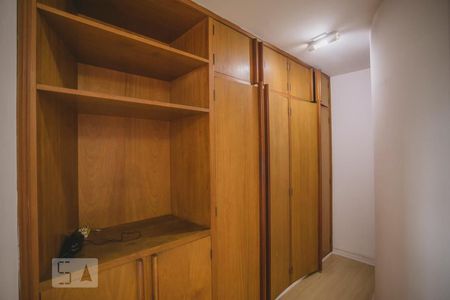 Apartamento para alugar com 46m², 1 quarto e 1 vagaSuíte - Armários