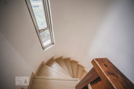 Apartamento para alugar com 46m², 1 quarto e 1 vagaEscadas