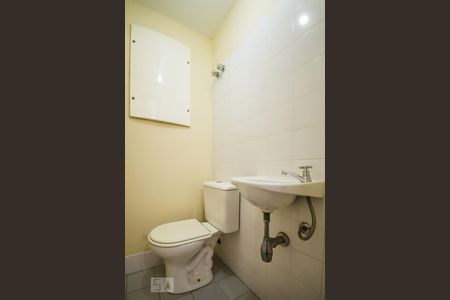 Apartamento à venda com 140m², 3 quartos e 2 vagas Apartamento à venda com 140m², 3 quartos e 2 vagasBanheiro de Serviço