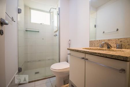 Apartamento à venda com 140m², 3 quartos e 2 vagas Apartamento à venda com 140m², 3 quartos e 2 vagasBanheiro da Suíte 2