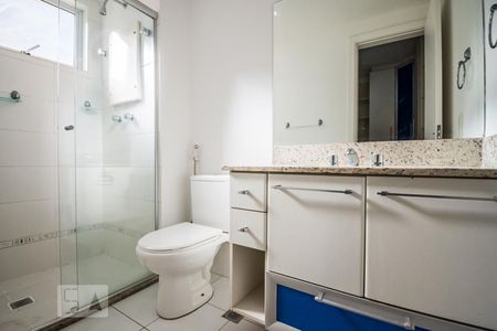 Apartamento à venda com 140m², 3 quartos e 2 vagas Apartamento à venda com 140m², 3 quartos e 2 vagasBanheiro da Suíte 1