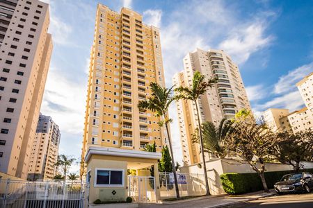 Apartamento à venda com 140m², 3 quartos e 2 vagas Apartamento à venda com 140m², 3 quartos e 2 vagasFachada