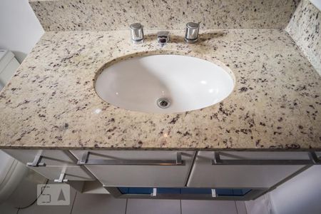 Apartamento à venda com 140m², 3 quartos e 2 vagas Apartamento à venda com 140m², 3 quartos e 2 vagasBanheiro da Suíte 1