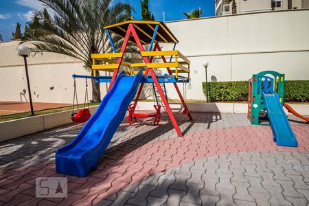 Apartamento à venda com 140m², 3 quartos e 2 vagas Apartamento à venda com 140m², 3 quartos e 2 vagasÁrea Comum - Playground