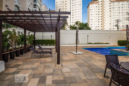 Apartamento à venda com 140m², 3 quartos e 2 vagas Apartamento à venda com 140m², 3 quartos e 2 vagasÁrea comum - Piscina