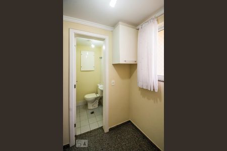 Apartamento à venda com 140m², 3 quartos e 2 vagas Apartamento à venda com 140m², 3 quartos e 2 vagasÁrea de Serviço