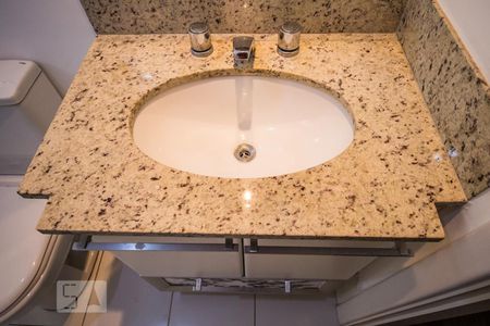 Apartamento à venda com 140m², 3 quartos e 2 vagas Apartamento à venda com 140m², 3 quartos e 2 vagasBanheiro da Suíte 2