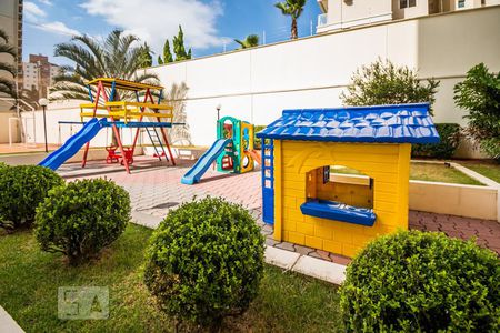 Apartamento à venda com 140m², 3 quartos e 2 vagas Apartamento à venda com 140m², 3 quartos e 2 vagasÁrea Comum - Playground