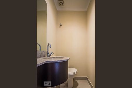 Apartamento à venda com 140m², 3 quartos e 2 vagas Apartamento à venda com 140m², 3 quartos e 2 vagasLavabo