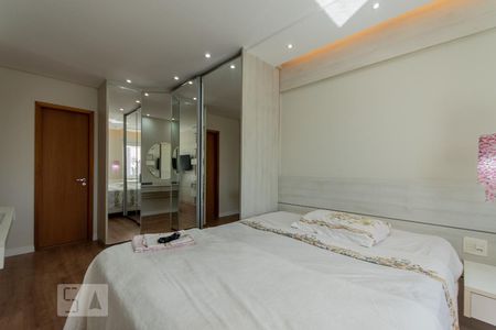 Apartamento à venda com 158m², 4 quartos e 2 vagas Apartamento à venda com 158m², 4 quartos e 2 vagasSuite 1