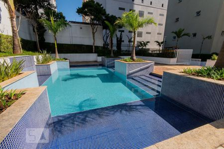Apartamento à venda com 158m², 4 quartos e 2 vagas Apartamento à venda com 158m², 4 quartos e 2 vagasÁrea Comum - Piscina