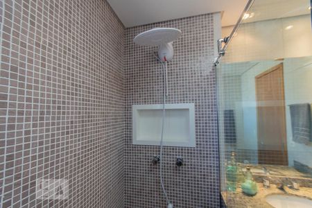 Apartamento à venda com 158m², 4 quartos e 2 vagas Apartamento à venda com 158m², 4 quartos e 2 vagasBanheiro Suite 2