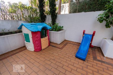 Apartamento à venda com 158m², 4 quartos e 2 vagas Apartamento à venda com 158m², 4 quartos e 2 vagasÁrea Comum - Playground