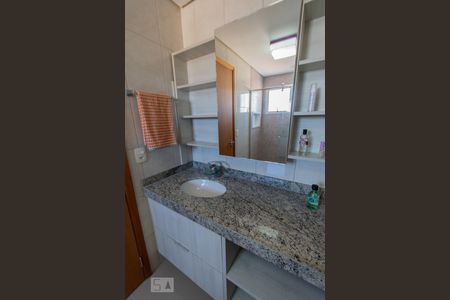 Apartamento à venda com 158m², 4 quartos e 2 vagas Apartamento à venda com 158m², 4 quartos e 2 vagasBanheiro Suite 1