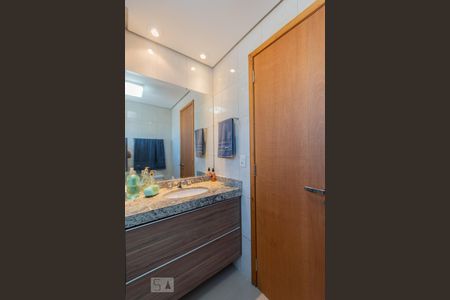 Apartamento à venda com 158m², 4 quartos e 2 vagas Apartamento à venda com 158m², 4 quartos e 2 vagasBanheiro Suite 2