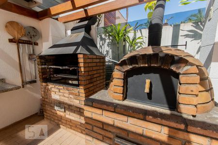 Apartamento à venda com 158m², 4 quartos e 2 vagas Apartamento à venda com 158m², 4 quartos e 2 vagasÁrea Comum - Churrasqueira