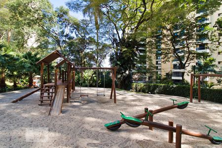 Apartamento à venda com 207m², 2 quartos e 2 vagasÁrea Comum - Playground