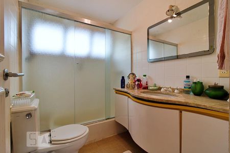 Apartamento à venda com 207m², 2 quartos e 2 vagasBanheiro da Suíte