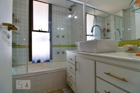 Apartamento para alugar com 480m², 4 quartos e 4 vagasBanheiro da Suíte 3