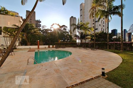 Apartamento para alugar com 480m², 4 quartos e 4 vagasÁrea comum - Piscina