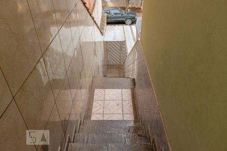 Apartamento para alugar com 66m², 2 quartos e sem vaga Apartamento para alugar com 66m², 2 quartos e sem vagaEscada