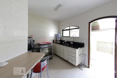 Apartamento à venda com 93m², 3 quartos e 2 vagasCozinha