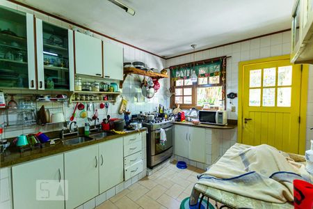 Casa de condomínio à venda com 150m², 4 quartos e 1 vaga Casa de condomínio à venda com 150m², 4 quartos e 1 vagaCozinha