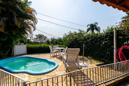 Casa de condomínio à venda com 150m², 4 quartos e 1 vaga Casa de condomínio à venda com 150m², 4 quartos e 1 vagaPiscina