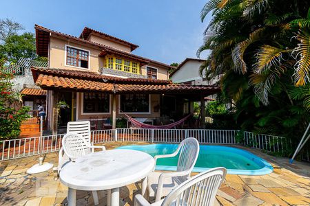 Casa de condomínio à venda com 150m², 4 quartos e 1 vaga Casa de condomínio à venda com 150m², 4 quartos e 1 vagaFachada da Casa