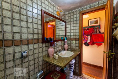 Casa de condomínio à venda com 150m², 4 quartos e 1 vaga Casa de condomínio à venda com 150m², 4 quartos e 1 vagaBanheiro 2