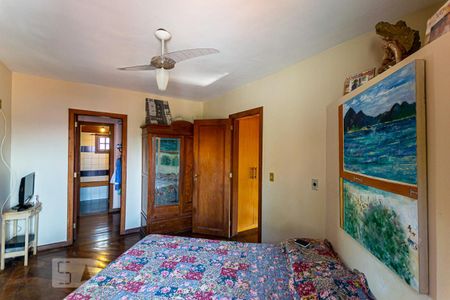 Casa de condomínio à venda com 150m², 4 quartos e 1 vaga Casa de condomínio à venda com 150m², 4 quartos e 1 vagaSuite