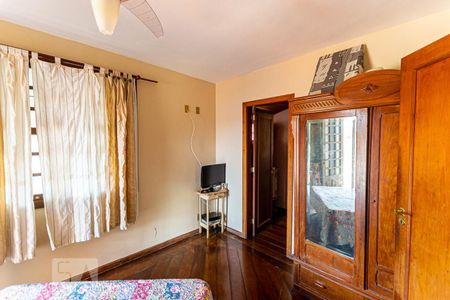 Casa de condomínio à venda com 150m², 4 quartos e 1 vaga Casa de condomínio à venda com 150m², 4 quartos e 1 vagaSuite