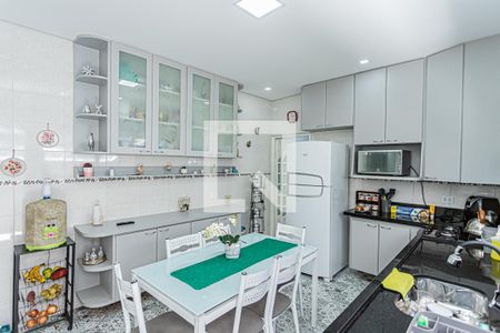 Casa à venda com 130m², 3 quartos e 2 vagasCozinha