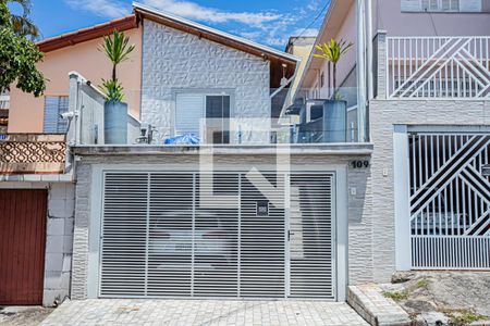 Casa à venda com 130m², 3 quartos e 2 vagasFachada