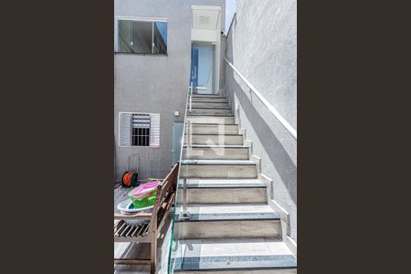 Casa à venda com 130m², 3 quartos e 2 vagasEscada área de serviço