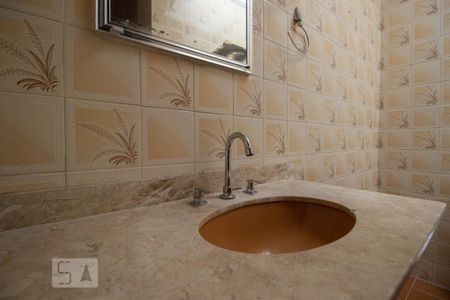 Casa para alugar com 85m², 2 quartos e 1 vaga Casa para alugar com 85m², 2 quartos e 1 vagaBanheiro