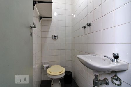 Apartamento para alugar com 68m², 3 quartos e 2 vagasBanheiro de Serviço