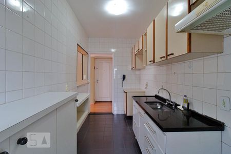 Apartamento para alugar com 68m², 3 quartos e 2 vagasCozinha