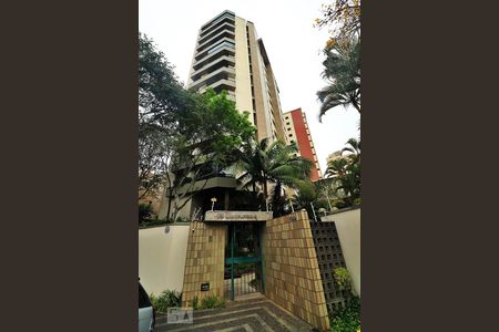 Apartamento à venda com 244m², 3 quartos e 3 vagasFachada
