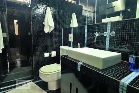 Apartamento à venda com 244m², 3 quartos e 3 vagasBanheiro Social 2