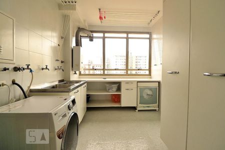 Apartamento à venda com 244m², 3 quartos e 3 vagasÁrea de Serviço
