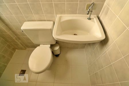 Apartamento à venda com 244m², 3 quartos e 3 vagasBanheiro de Serviço