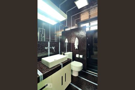 Apartamento à venda com 244m², 3 quartos e 3 vagasBanheiro Social 1