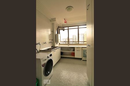 Apartamento à venda com 244m², 3 quartos e 3 vagasÁrea de Serviço