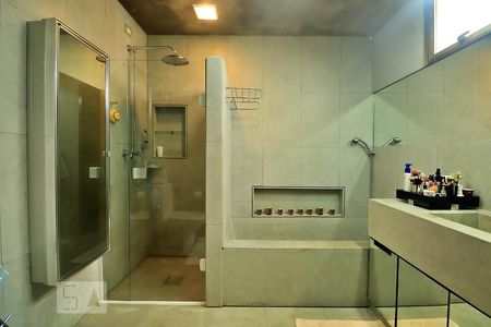 Apartamento à venda com 244m², 3 quartos e 3 vagasBanheiro da Suíte