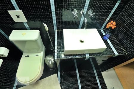 Apartamento à venda com 244m², 3 quartos e 3 vagasBanheiro Social 2