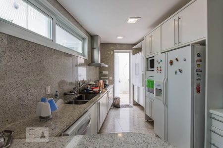 Casa à venda com 800m², 5 quartos e 10 vagasCozinha