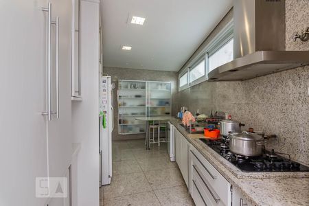 Casa à venda com 800m², 5 quartos e 10 vagasCozinha